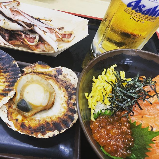 オフの日に少し足を伸ばして海鮮をいただいてきました♫和歌山は最近お仕事でもご縁のある場所で、お見合いもよく組ませていただきます。#とれとれ市場 #デートにオススメ #海の風を感じながら *･゜ .｡.:*･゜ﾟ･*.｡.:*･*･.｡.:*･゜.｡.:*･結婚相談所ビリーブインユアセルフ婚活サロン：大阪市住吉区あびこ出張カウンセリング：関西全域お問い合わせは↓↓TEL:06-7181-047MAIL: info@bridal-biy.comLINE: @mdz5153v をお友達登録･*.｡.:*･*･.｡.:*･゜.｡.:*･゜･*.｡.:*･*･.｡.:#結婚相談所 #大阪市住吉区あびこ#ビリーブインユアセルフ #biy#ibj #婚活 #お見合い#婚活してる人と繋がりたい#成婚率の高い結婚相談所#心から幸せだと思える結婚をしたい方のための相談所